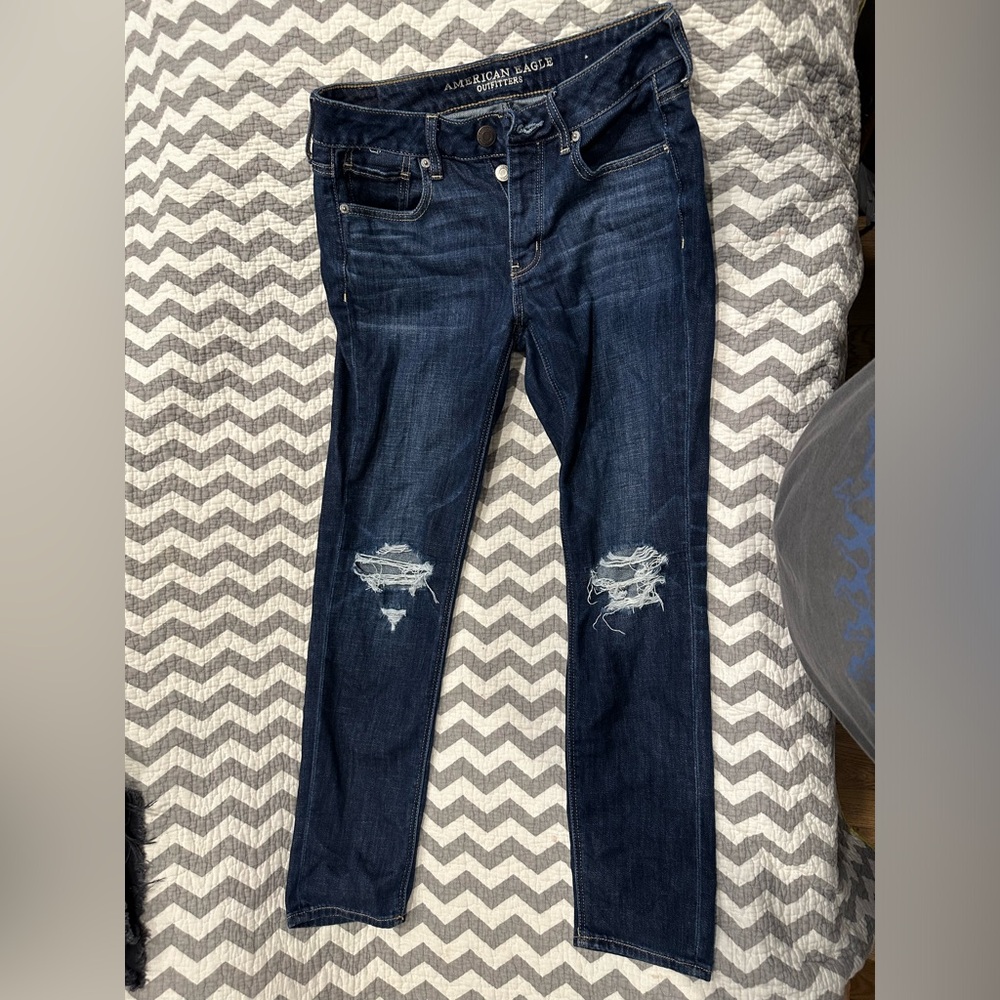 American Eagle Tomgirl Button Fly Distressed Jeans size 2